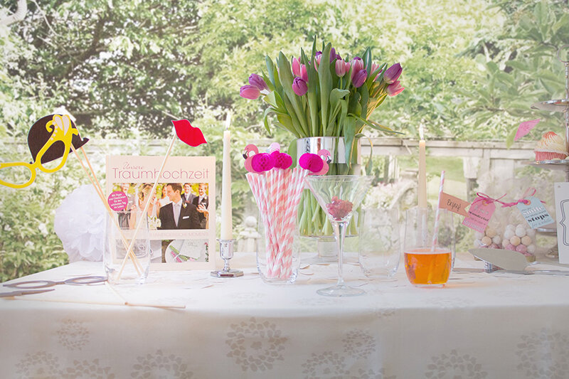 Da macht die Hochzeitsgesellschaft Augen: von der Tischdecke bis hin zum Partyfoto-Set hat die Tchibo Hochzeitskollektion einiges zu bieten. © Prettycurvysecrets