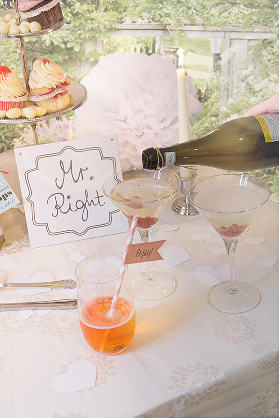 Die richtigen Gläser machen auf der festlich gedeckten Tafel einiges her. © Prettycurvysecrets