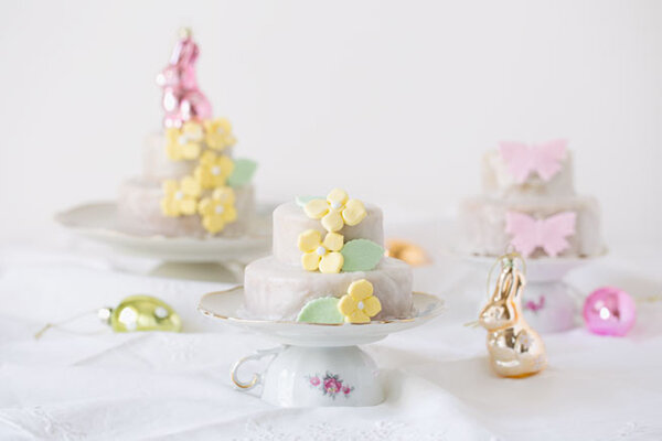 Lemon Poppyseed Cakes © Bowsessed