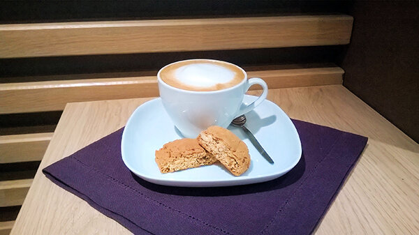 Vollkommen italienischer Kaffeegenuss mit Cantuccini.