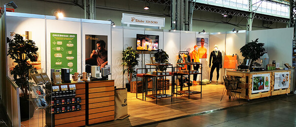 Messestand von Tchibo mit Kaffeeprodukten