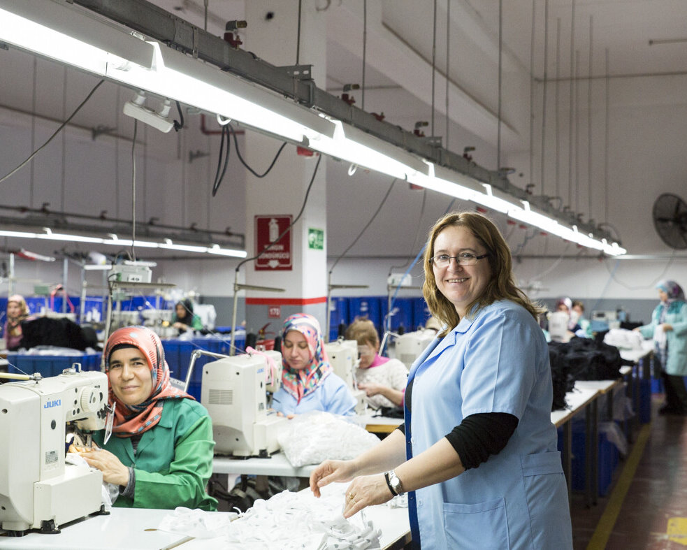 Frauen in einer Fabrik