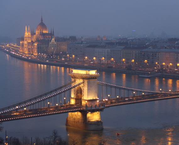 Blick auf das Parlament in Budapest.