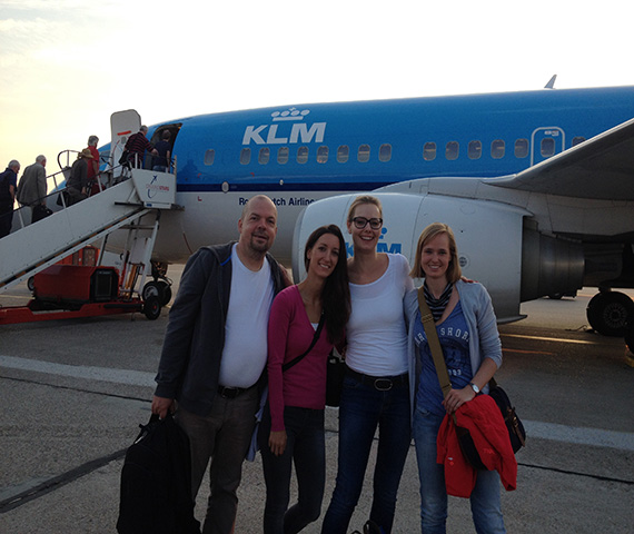 Zwischenlandung im Amsterdam, 12 Stunden Flug nach Sao Paulo mit KLM folgten (v.l.n.r. Michael, Anja, Judith, Karina)