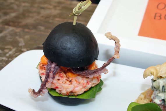 Offen für Außergewöhnliches: Auch dieser Tentakel-Burger ist eine Kreation der Grillblogger.