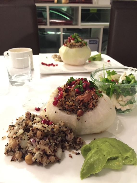 Dinner: Mit Quinoa gefüllter Kohlrabi aus dem Ofen. Kreiert von Tina (Blog: Tinas Tausendschön), Tanja (Blog: Ihana.eu) und mir.