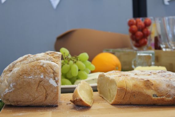 Wir können auch Brot. Im Geschmackstest das Bauernbrot (links) von Jana und das Quarkbrot von Arnd.