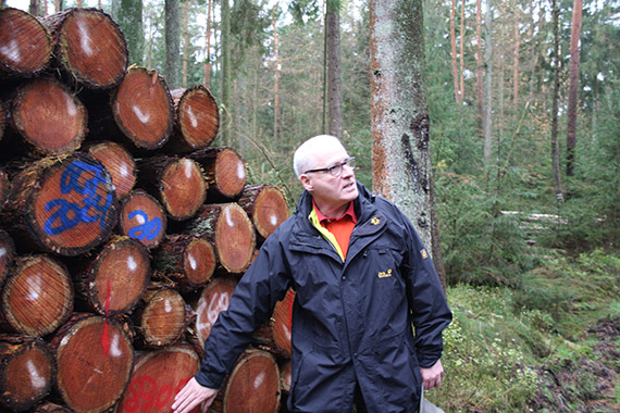 Alain Paul von Holz.ConZert berät in Fragen zur nachhaltigen Waldwirtschaft