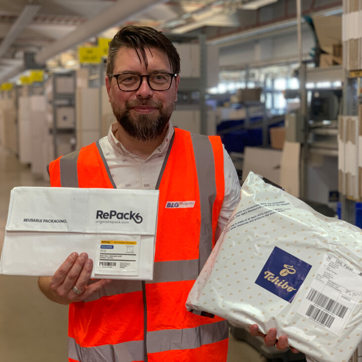praxPACK-Forschungsprojekt: Teststart mit Mehrwegversandtaschen
