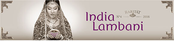 Verschleierte Frau mit Tasse, Text „India Lambani“