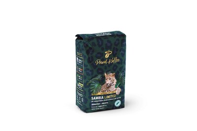 Dunkle Kaffeepackung „Privat Kaffee Sambia Limited“ mit Leopard