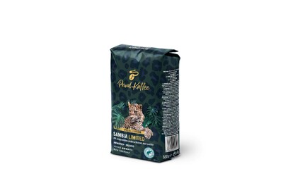Dunkle Kaffeepackung „Privat Kaffee“ mit Leopard