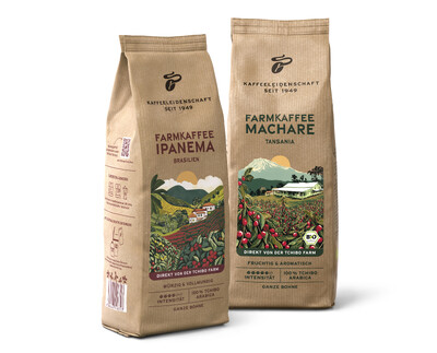 Zwei Tchibo-Farmkaffee-Packungen mit Landschaftsmotiven