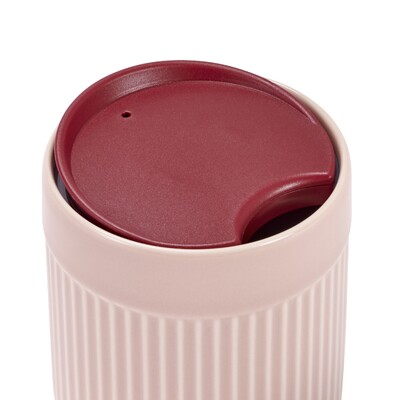 Rosa Thermobecher mit rotem Deckel