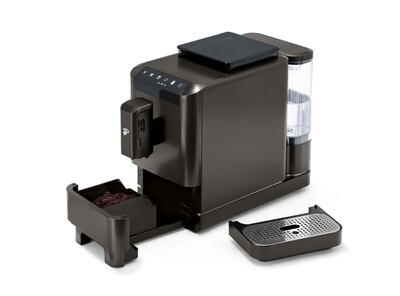 Schwarzer Kaffeevollautomat mit entnommenen Teilen