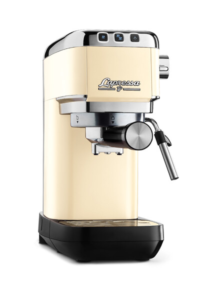 Cremefarbene Siebträgermaschine mit Dampflanze