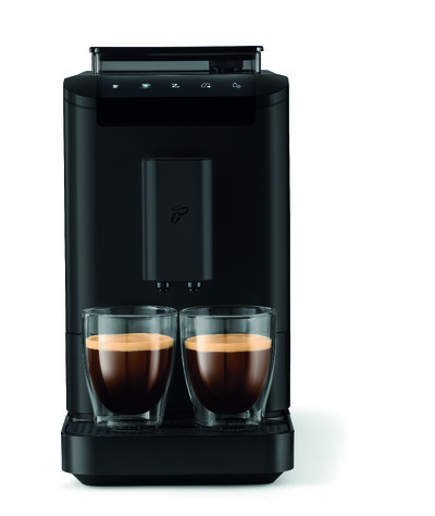 Schwarzer Kaffeevollautomat mit zwei Espressogläsern