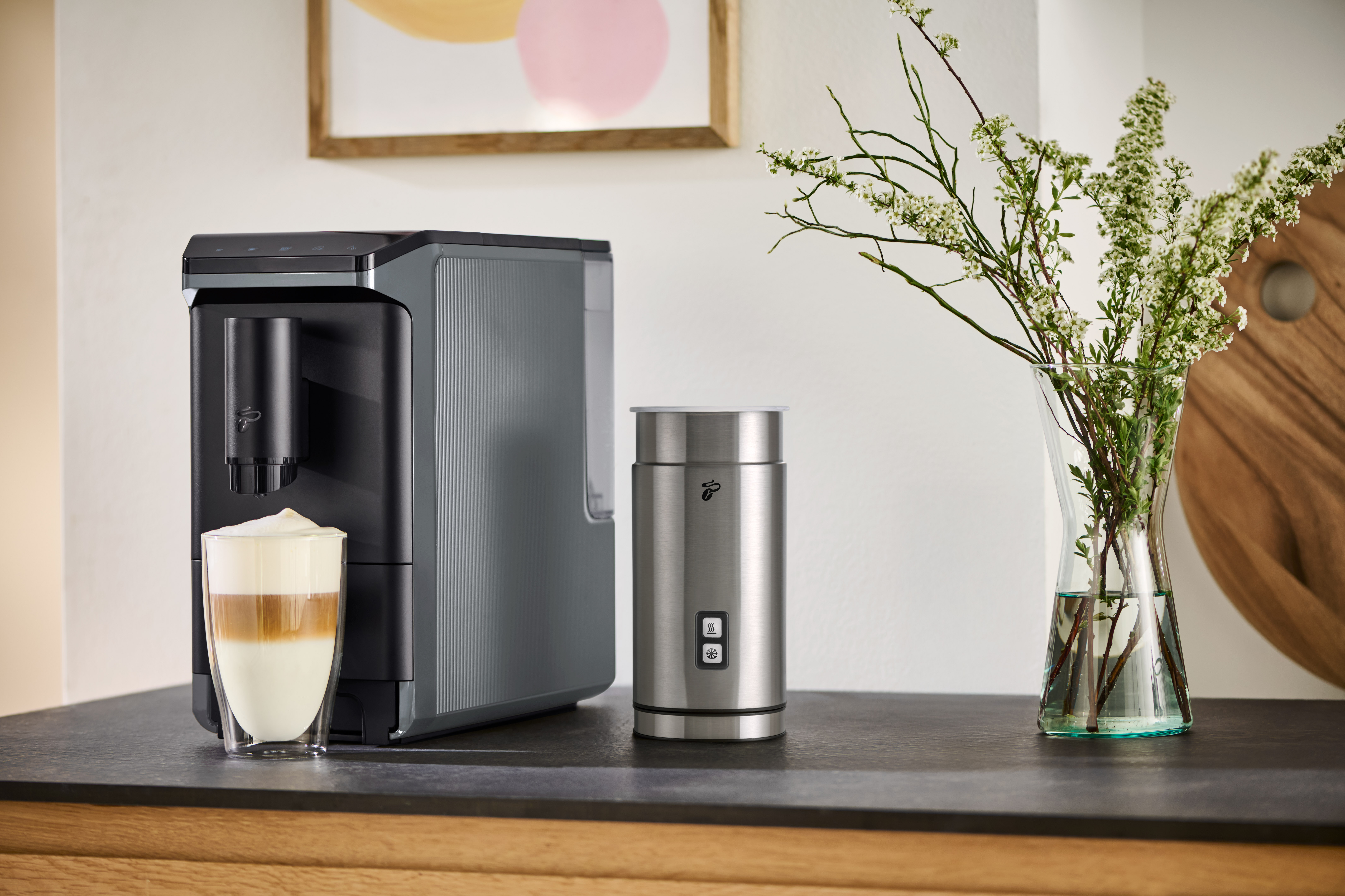 Der kleinste Kaffeevollautomat der Welt: Esperto mini von Tchibo