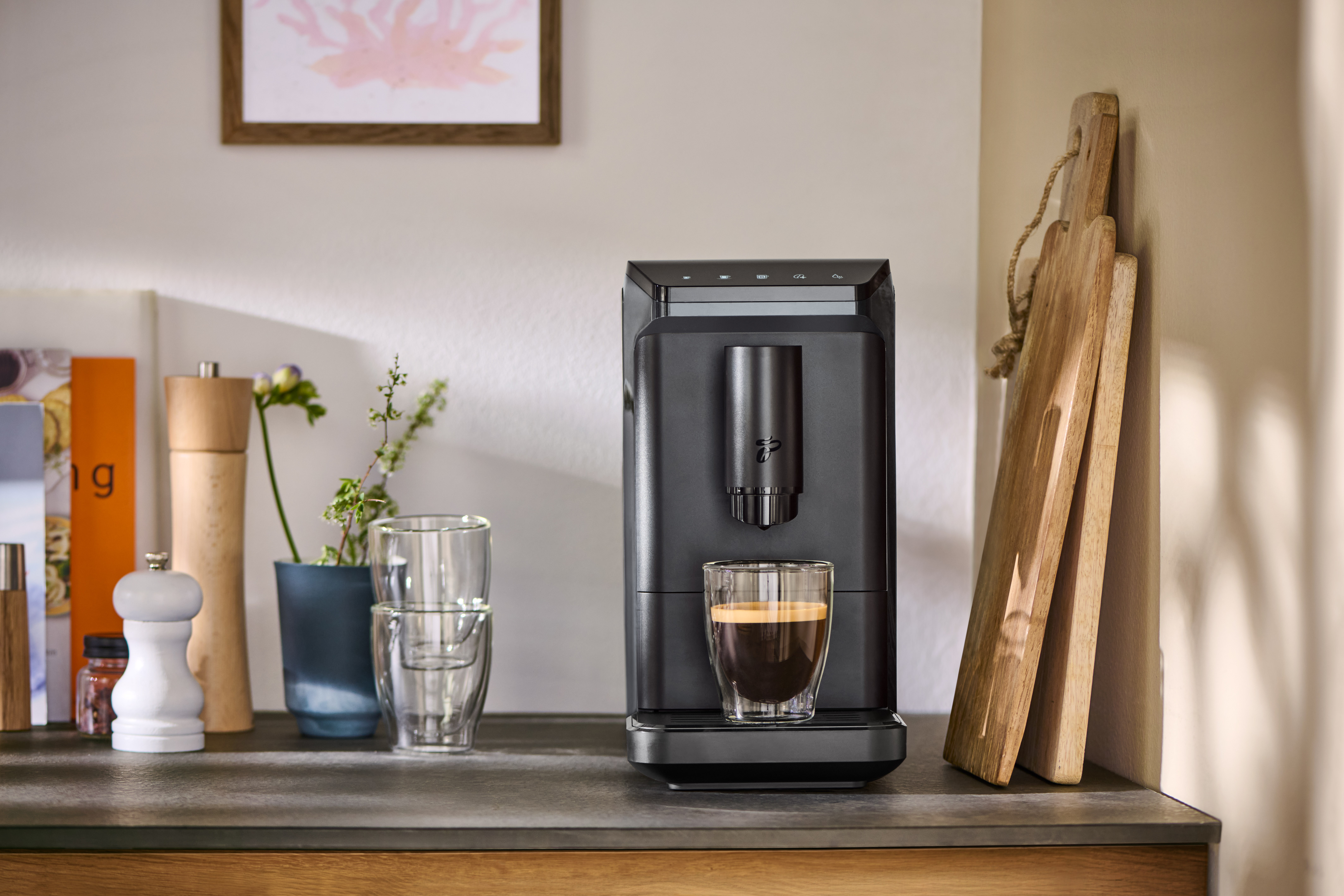 Der kleinste Kaffeevollautomat der Welt: Esperto mini von Tchibo