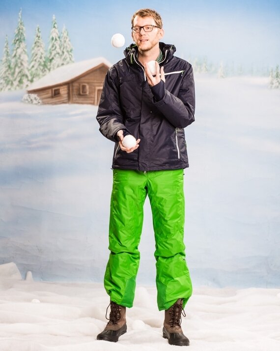 Lukas hat das Schneeballjonglieren perfektioniert.