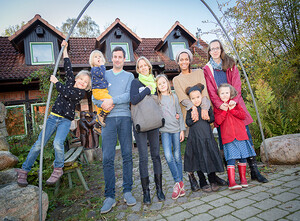 \'Von guten Eltern\' Anja, Rebecca von \'Elfenkind Berlin\' und Tanja von \'Zuckersüße Äpfel\' mit Kids