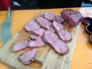 Bei der Zubereitung ihrer Grillkreationen setzen die beiden Grillblogger auf hochwertiges Fleisch.