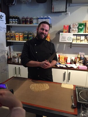 Der Kuchenbäcker Tobi (Blog: Der Kuchenbäcker) hat mit uns sowohl Samstag als auch Sonntag Bonbons hergestellt. Ein Genuss!