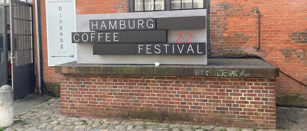 Hamburg Coffee Festival 22 Schild an Backsteinwand