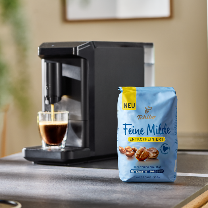 Kaffeemaschine mit Tchibo Feine Milde Packung
