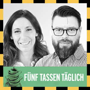Link: Großansicht des Bildes - Bildinhalt: Zwei Personen mit Schriftzug „Fünf Tassen täglich“