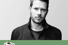 Mann mit verpixeltem Gesicht, Schrift „Fünf Tassen täglich“