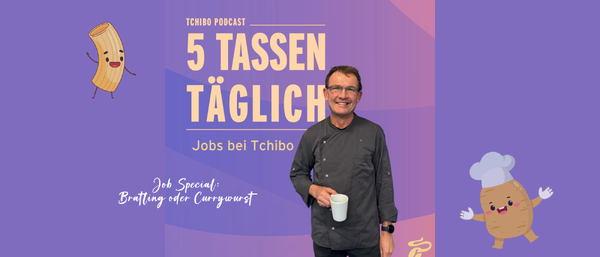 Podcastcover „5 Tassen täglich“ mit Koch und Tasse