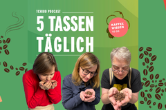 Podcast-Cover „5 Tassen täglich“ mit Kaffeebohnen