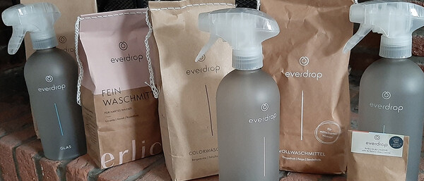 Everdrop Reinigungsmittel und Waschmittel aufgereiht