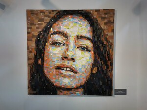 Link: Großansicht des Bildes - Bildinhalt: Großes Mosaikbild aus bunten Rechtecken an Wand