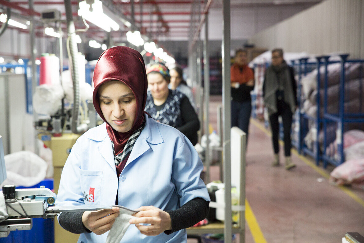 Menschen in einer Fabrik